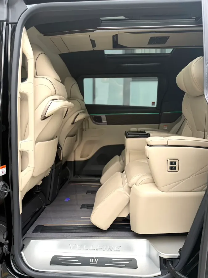 2024 Toyota Vellfire 2.5L 190HP L4 E-CVT Hybrid,autocango,china used car exporter,china ev exporter,chinese used car exporter,chinese used ev exporter