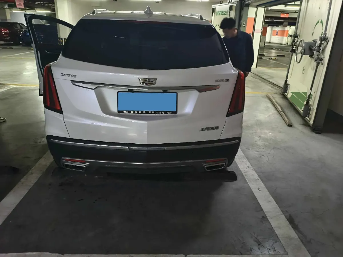 2022 Cadillac XT5 2.0T 237HP L4 9AT,autocango,china used car exporter,china ev exporter,chinese used car exporter,chinese used ev exporter