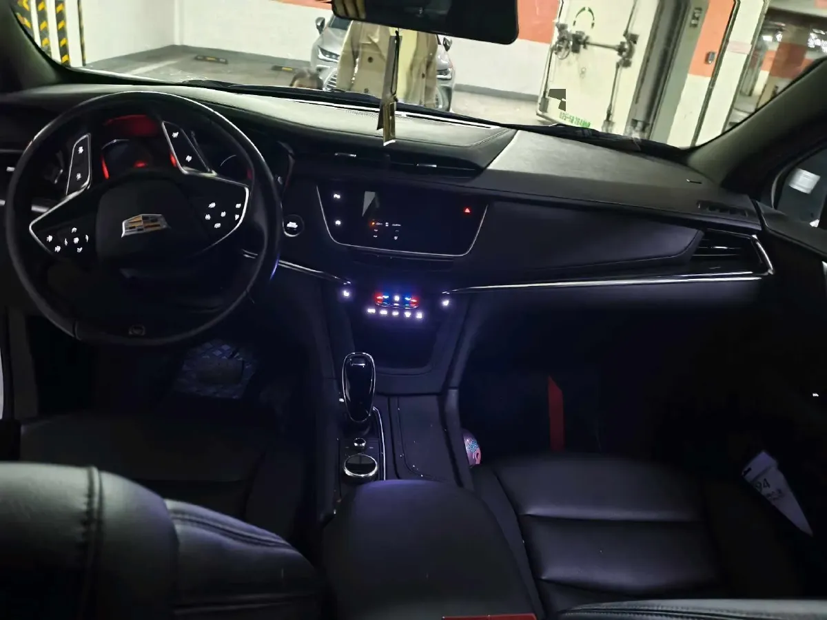 2022 Cadillac XT5 2.0T 237HP L4 9AT,autocango,china used car exporter,china ev exporter,chinese used car exporter,chinese used ev exporter