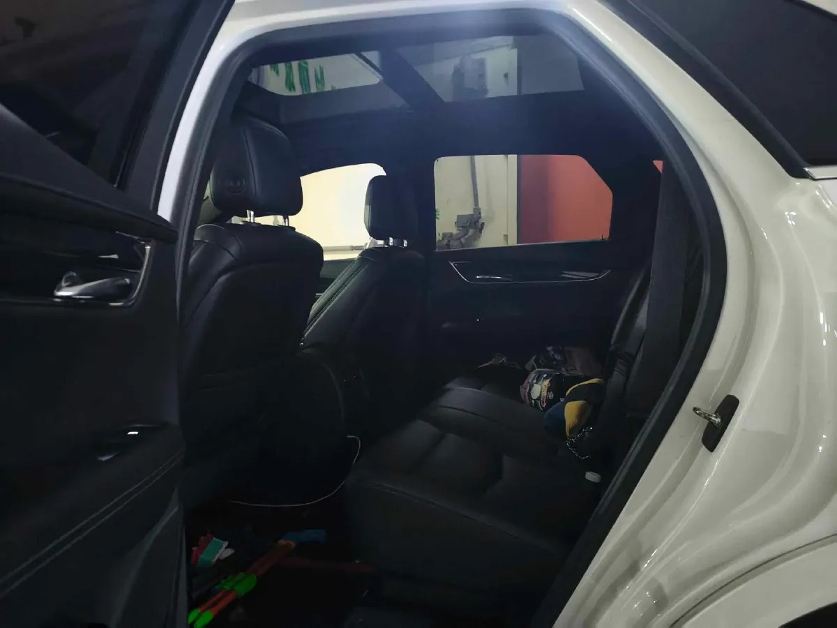 2022 Cadillac XT5 2.0T 237HP L4 9AT,autocango,china used car exporter,china ev exporter,chinese used car exporter,chinese used ev exporter