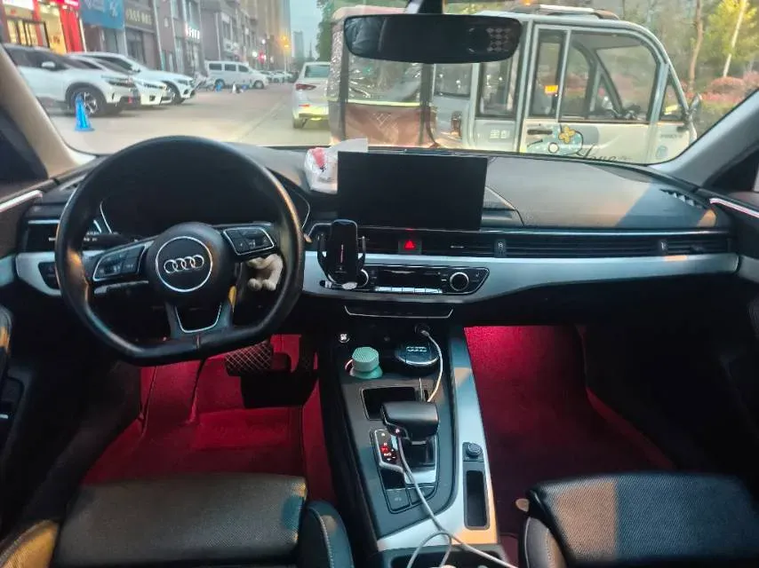 2022 Audi A4L 2.0T 190HP L4 7DCT,autocango,china used car exporter,china ev exporter,chinese used car exporter,chinese used ev exporter
