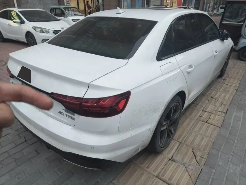 2022 Audi A4L 2.0T 190HP L4 7DCT,autocango,china used car exporter,china ev exporter,chinese used car exporter,chinese used ev exporter