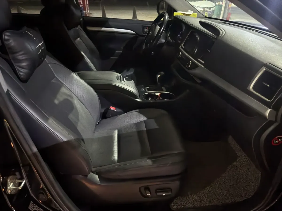 2018 Toyota Highlander 2.0T 220HP L4 6AT,autocango,china used car exporter,china ev exporter,chinese used car exporter,chinese used ev exporter