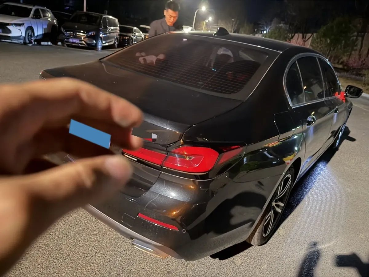 2023 BMW 5 Series 2.0T 245HP L4 8AT,autocango,china used car exporter,china ev exporter,chinese used car exporter,chinese used ev exporter