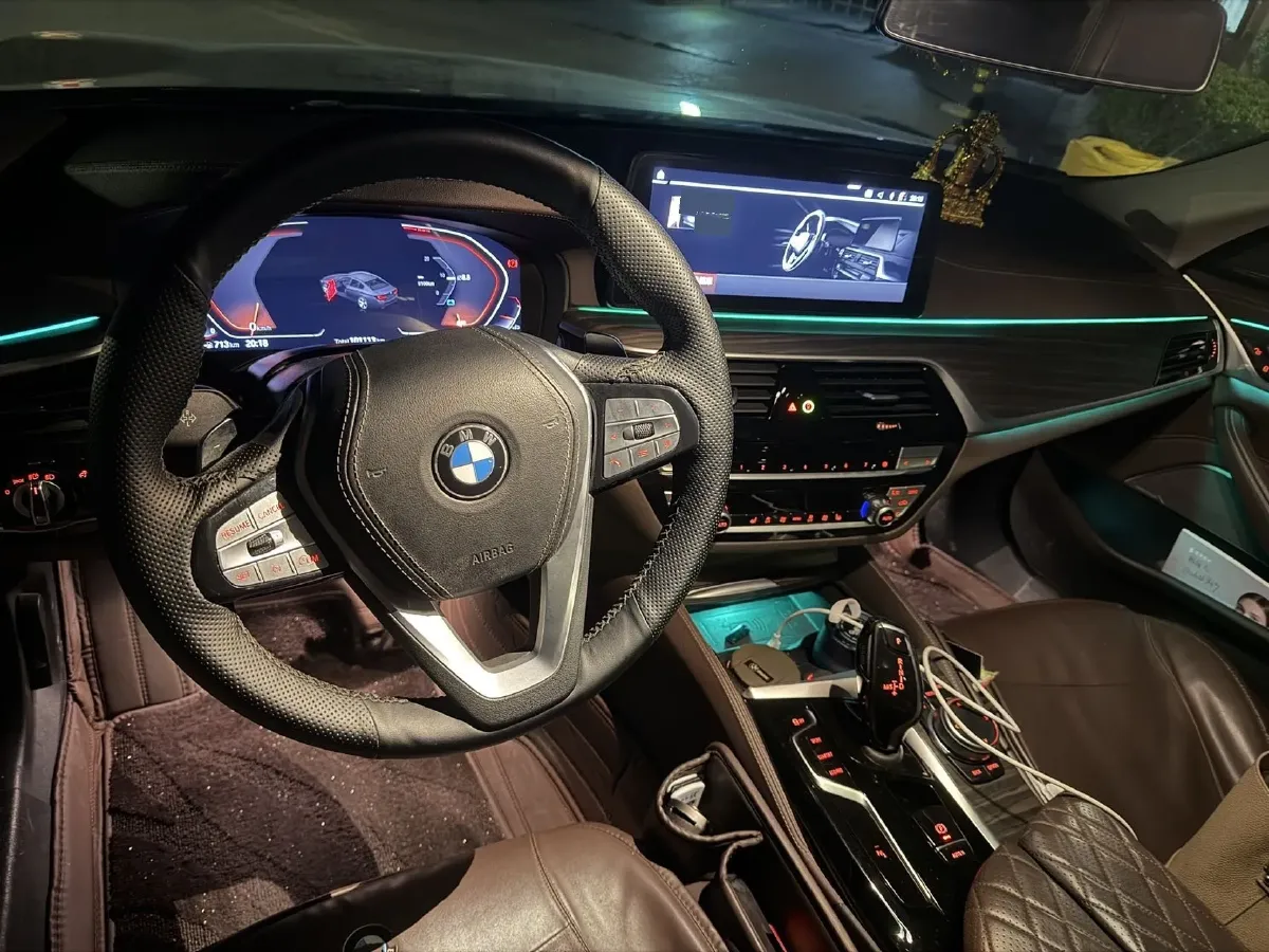 2023 BMW 5 Series 2.0T 245HP L4 8AT,autocango,china used car exporter,china ev exporter,chinese used car exporter,chinese used ev exporter