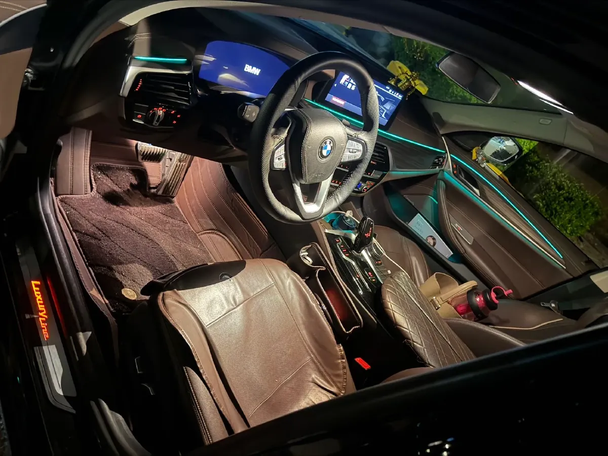 2023 BMW 5 Series 2.0T 245HP L4 8AT,autocango,china used car exporter,china ev exporter,chinese used car exporter,chinese used ev exporter