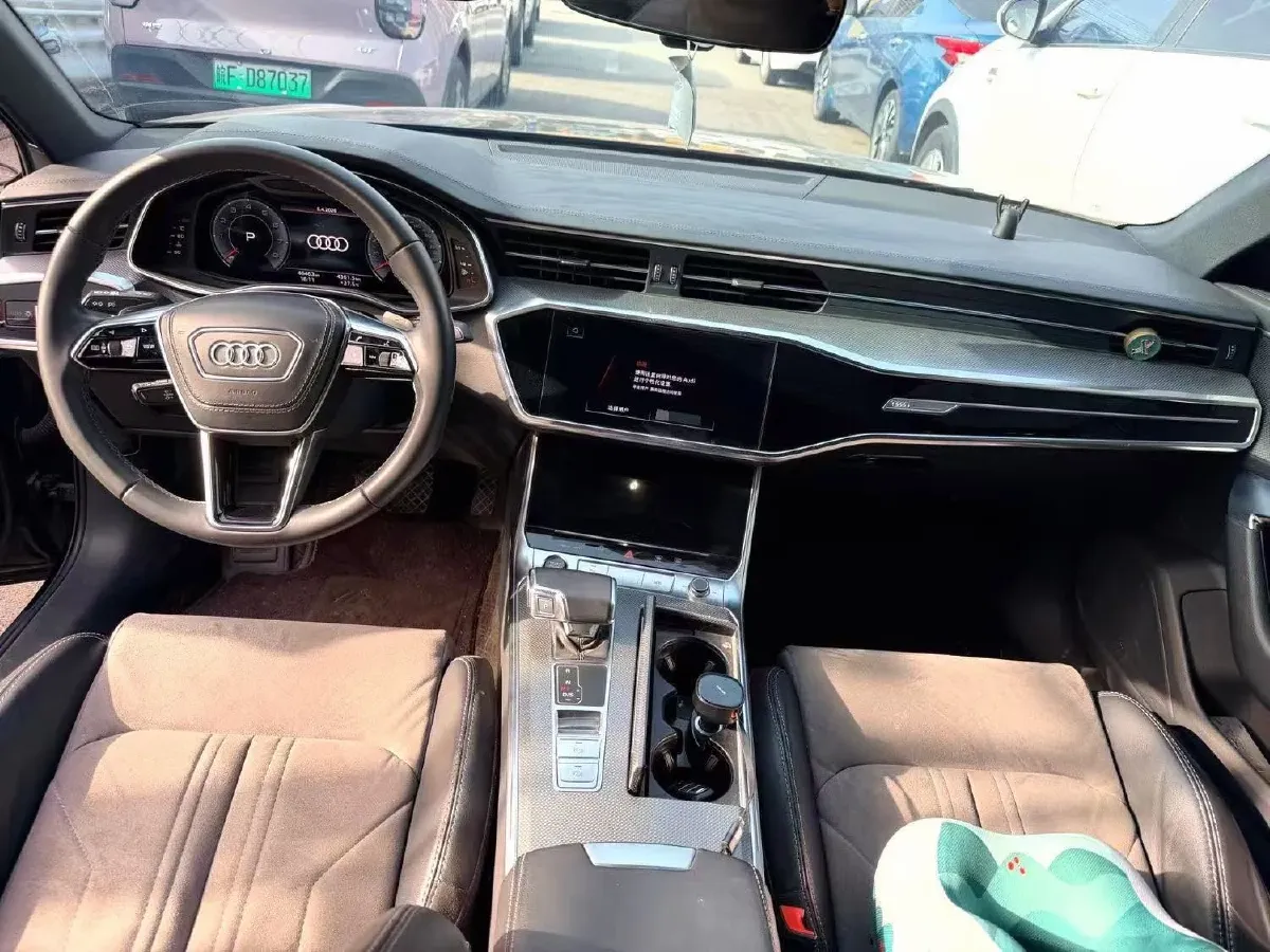 2023 Audi A6L 2.0T 245HP L4 7DCT,autocango,china used car exporter,china ev exporter,chinese used car exporter,chinese used ev exporter