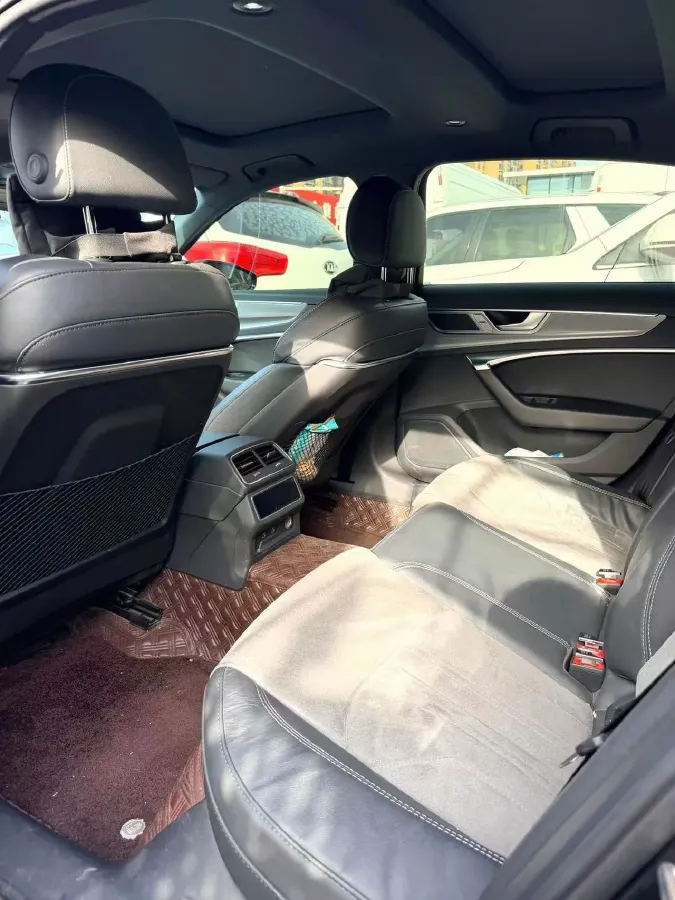 2023 Audi A6L 2.0T 245HP L4 7DCT,autocango,china used car exporter,china ev exporter,chinese used car exporter,chinese used ev exporter