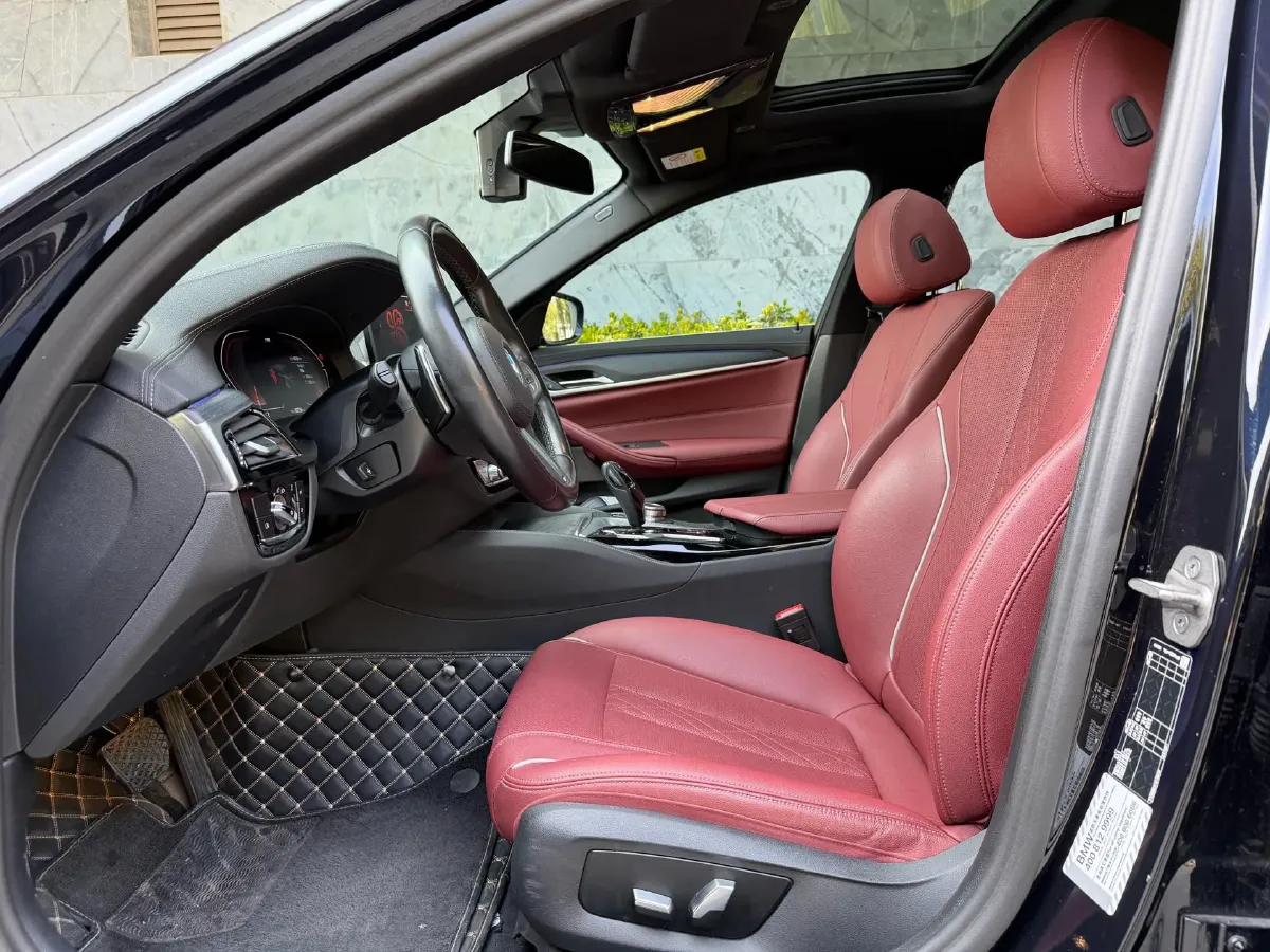 2023 BMW 5 Series 2.0T 245HP L4 8AT,autocango,china used car exporter,china ev exporter,chinese used car exporter,chinese used ev exporter