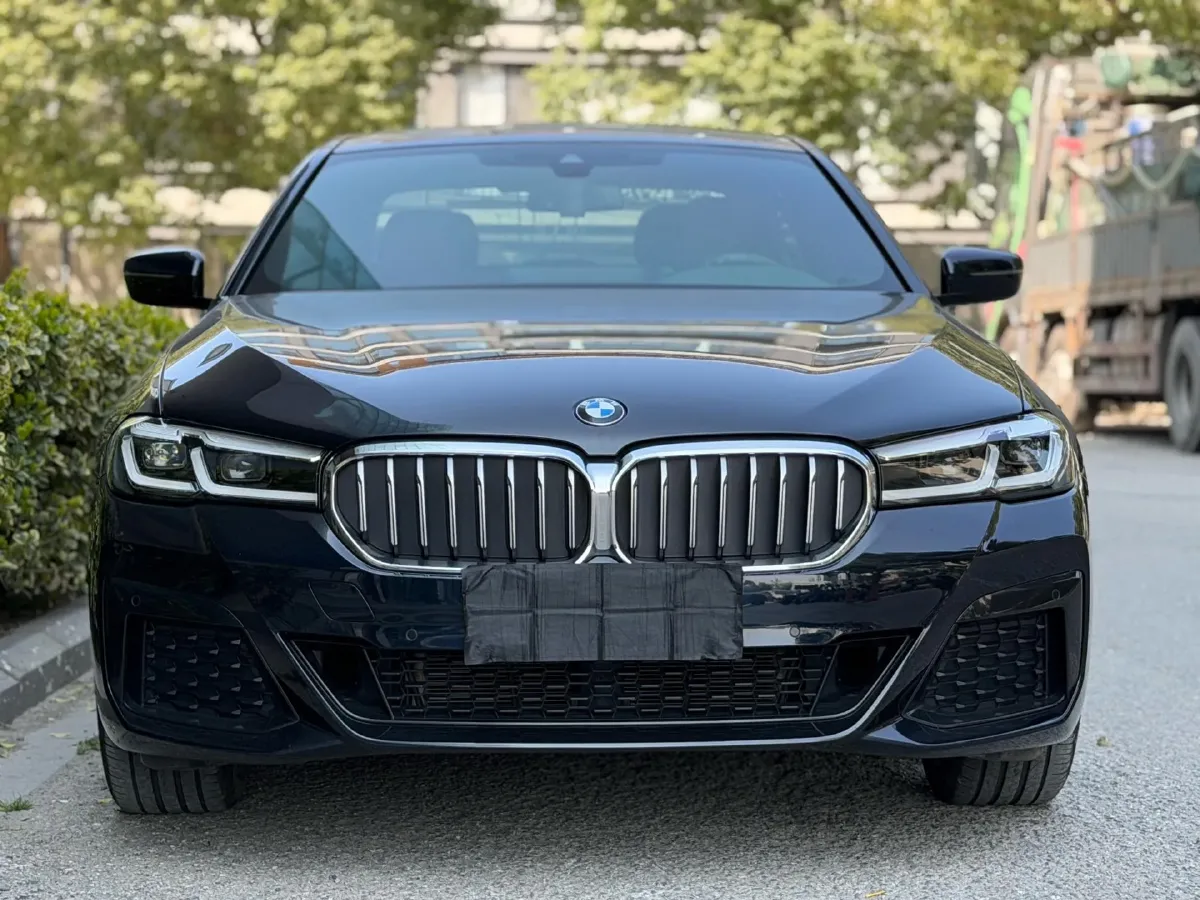 2023 BMW 5 Series 2.0T 245HP L4 8AT,autocango,china used car exporter,china ev exporter,chinese used car exporter,chinese used ev exporter