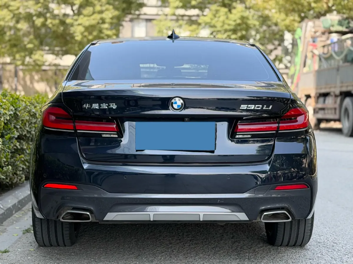 2023 BMW 5 Series 2.0T 245HP L4 8AT,autocango,china used car exporter,china ev exporter,chinese used car exporter,chinese used ev exporter