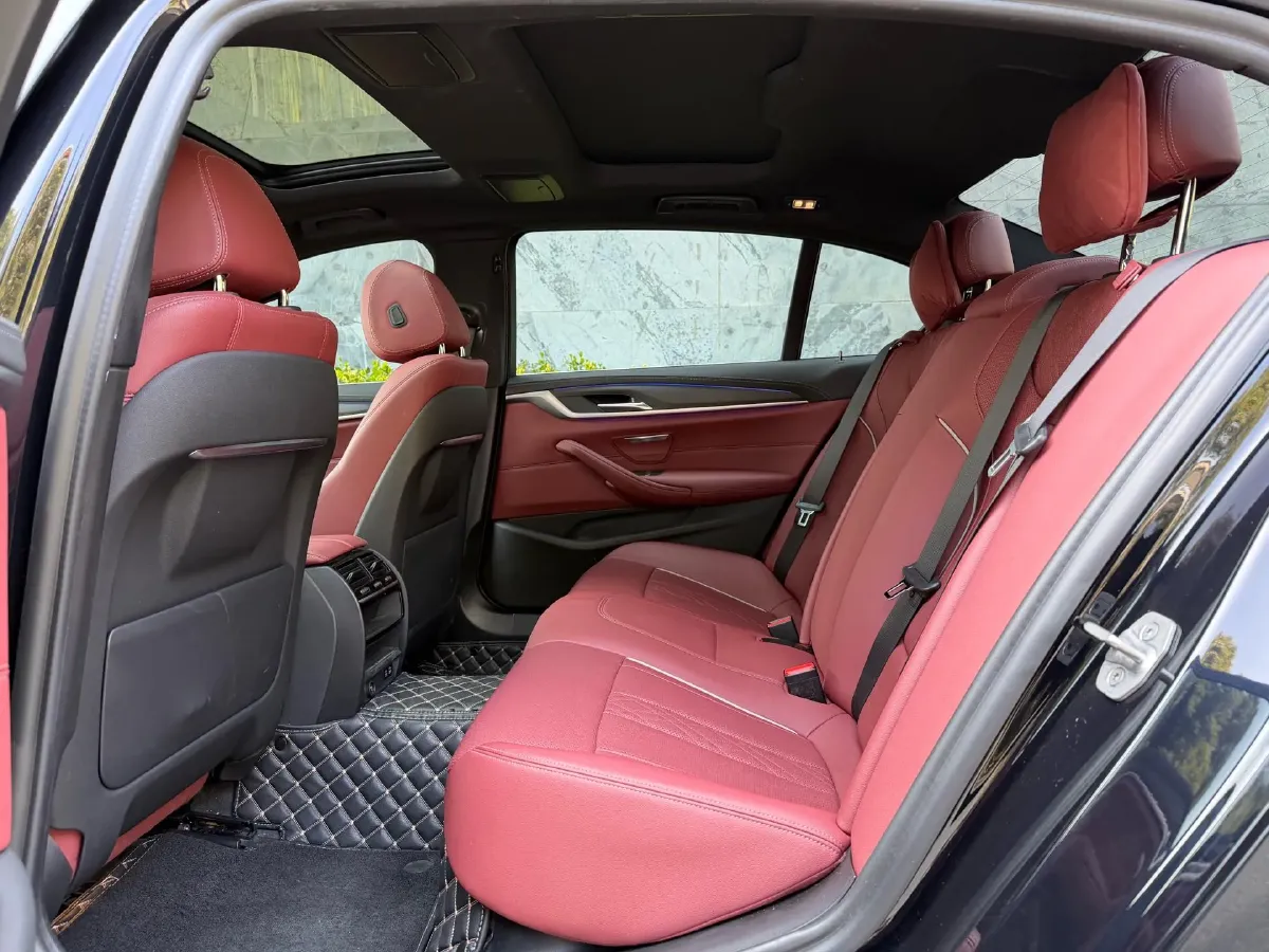 2023 BMW 5 Series 2.0T 245HP L4 8AT,autocango,china used car exporter,china ev exporter,chinese used car exporter,chinese used ev exporter