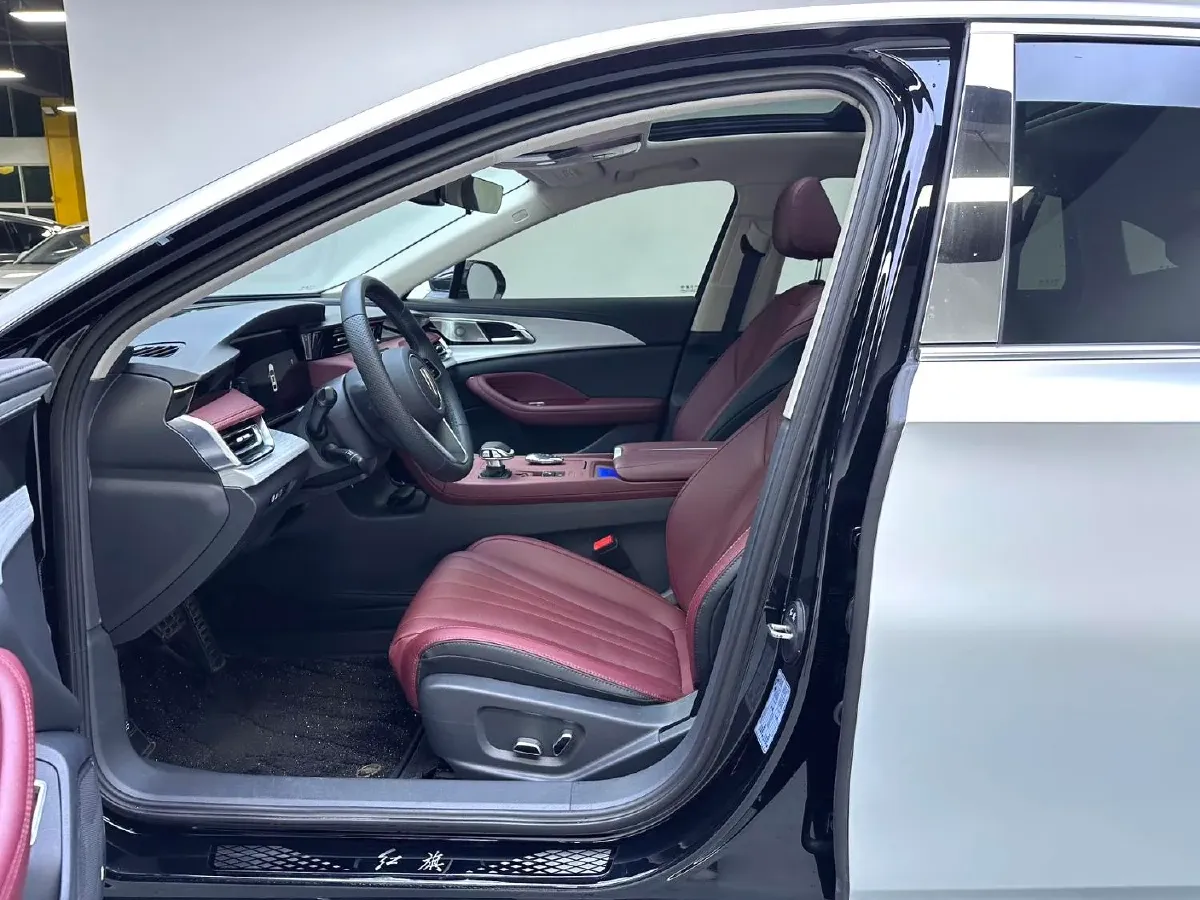 2023 HongQi H5 2.0T 224HP L4 8AT,autocango,china used car exporter,china ev exporter,chinese used car exporter,chinese used ev exporter