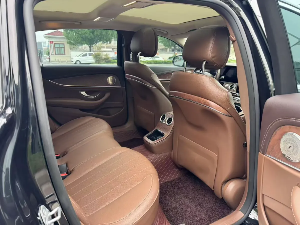 2023 Mercedes-Benz E Class 2.0T 211HP L4 9AT PHEV 25.4KWH,autocango,china used car exporter,china ev exporter,chinese used car exporter,chinese used ev exporter