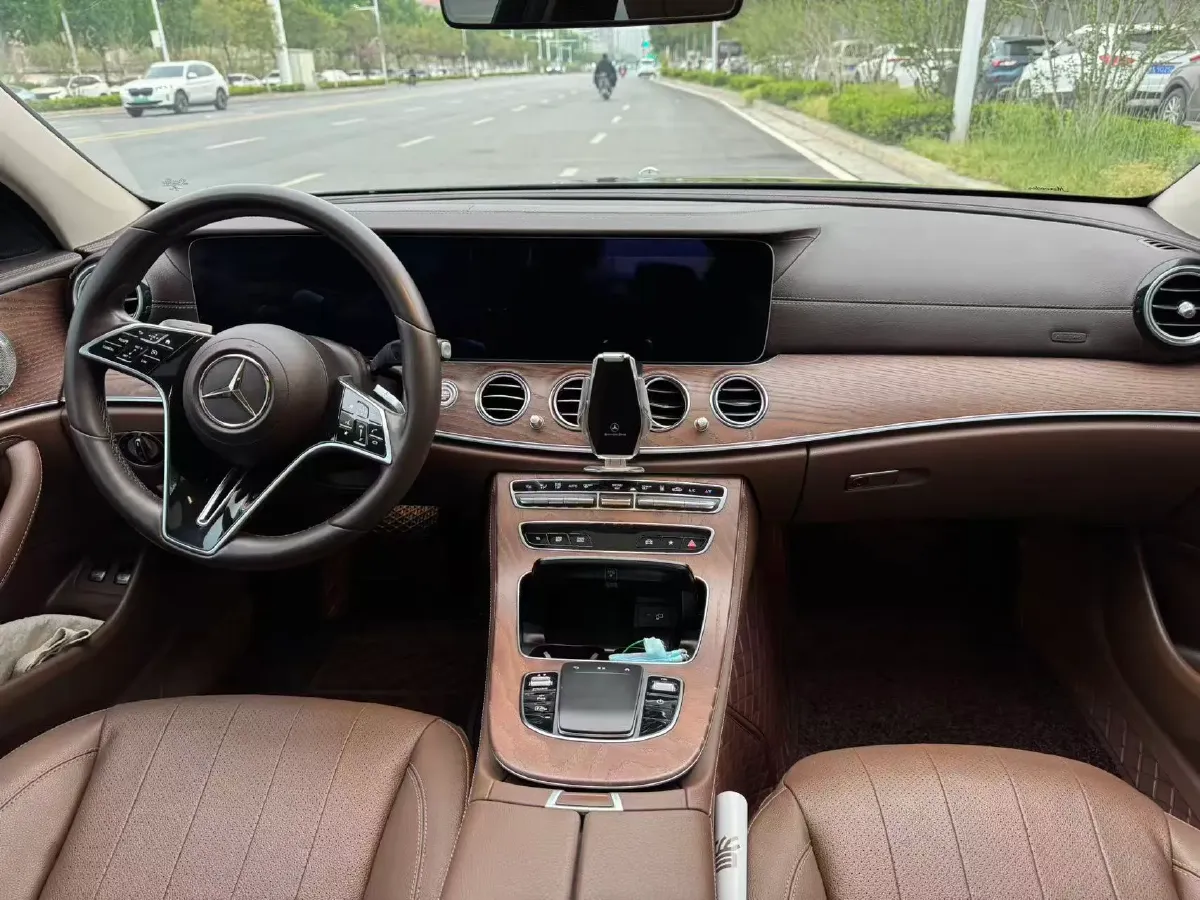 2023 Mercedes-Benz E Class 2.0T 211HP L4 9AT PHEV 25.4KWH,autocango,china used car exporter,china ev exporter,chinese used car exporter,chinese used ev exporter