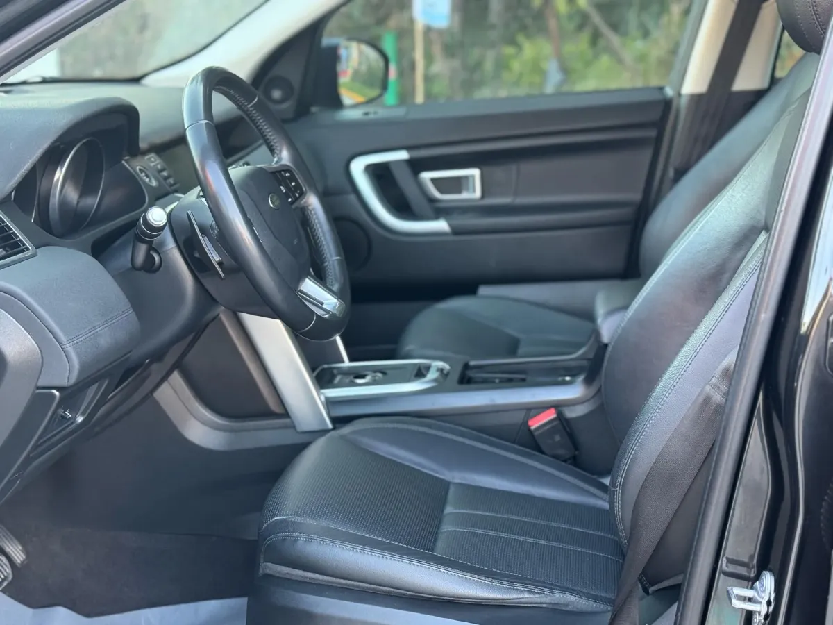 2017 Land Rover Discovery Sport 2.0T 241HP L4 9AT,autocango,china used car exporter,china ev exporter,chinese used car exporter,chinese used ev exporter