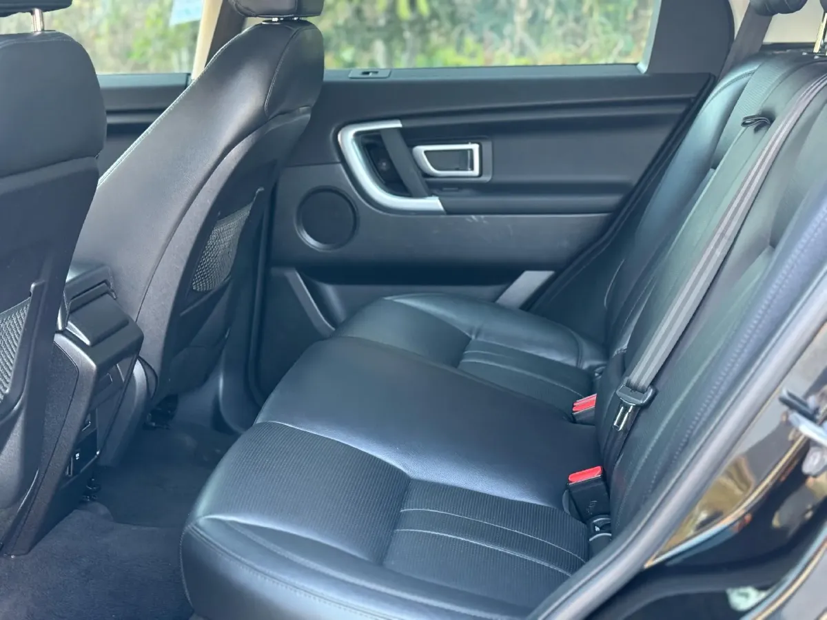 2017 Land Rover Discovery Sport 2.0T 241HP L4 9AT,autocango,china used car exporter,china ev exporter,chinese used car exporter,chinese used ev exporter