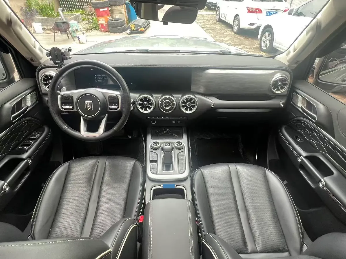 2024 Tank 300 2.0T 227HP L4 8AT,autocango,china used car exporter,china ev exporter,chinese used car exporter,chinese used ev exporter