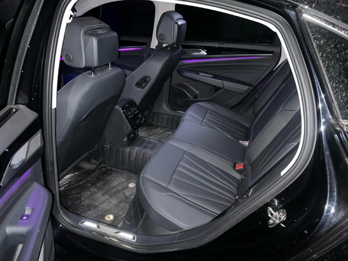 2025 Volkswagen Passat 2.0T 220HP L4 7DCT,autocango,china used car exporter,china ev exporter,chinese used car exporter,chinese used ev exporter