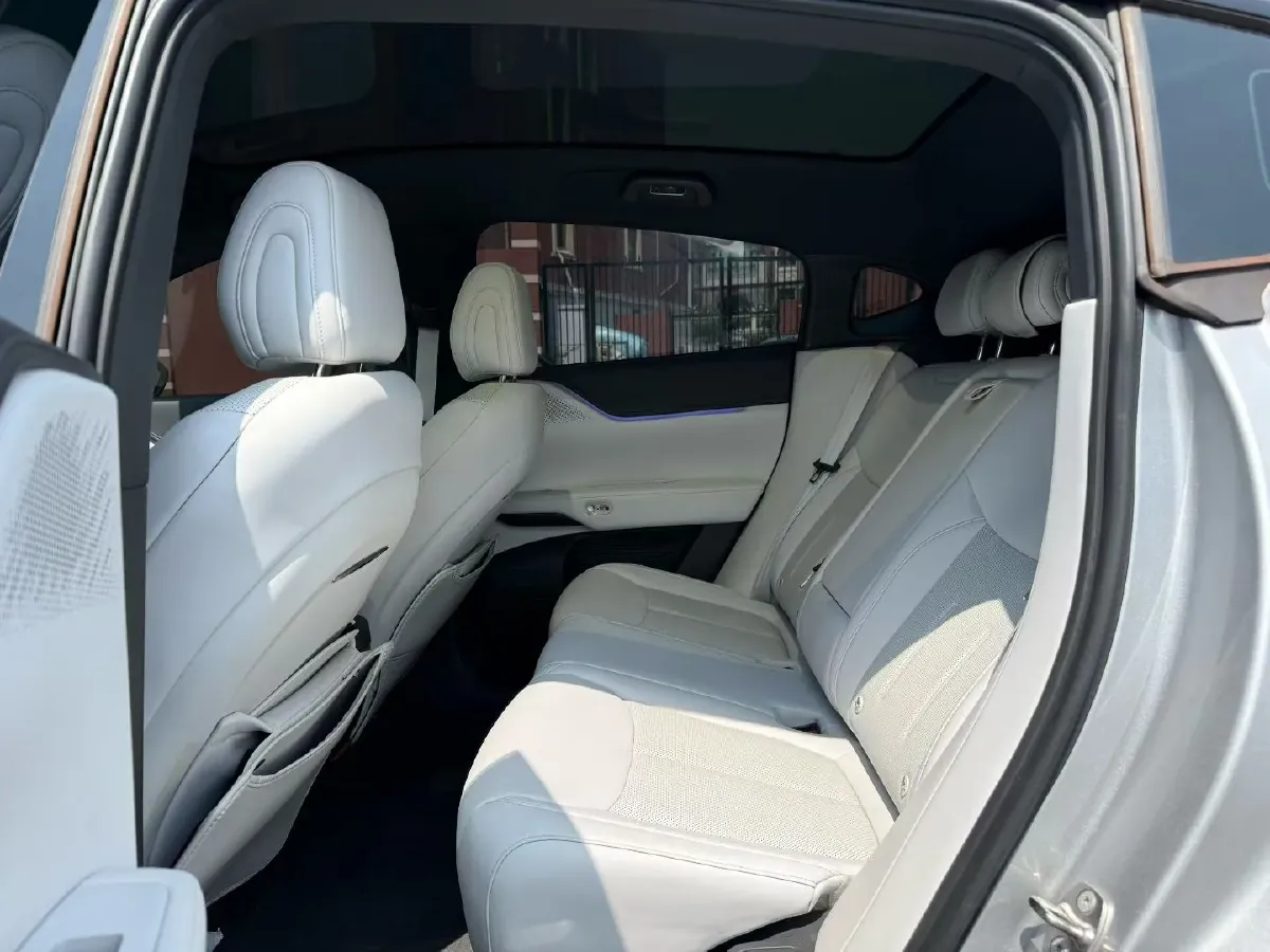 2025 Xpeng G6 BEV 68.5KWH,autocango,china used car exporter,china ev exporter,chinese used car exporter,chinese used ev exporter