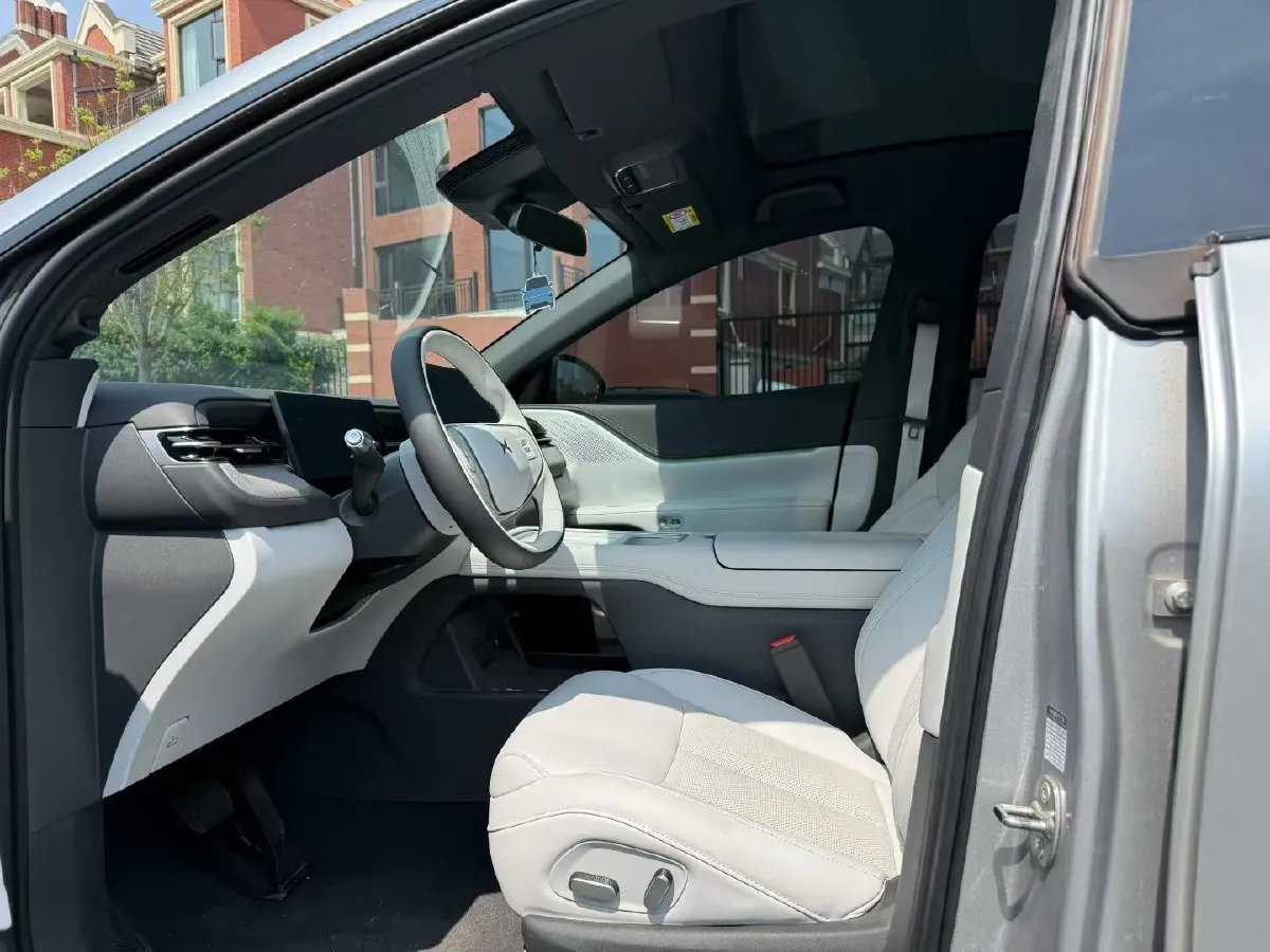 2025 Xpeng G6 BEV 68.5KWH,autocango,china used car exporter,china ev exporter,chinese used car exporter,chinese used ev exporter