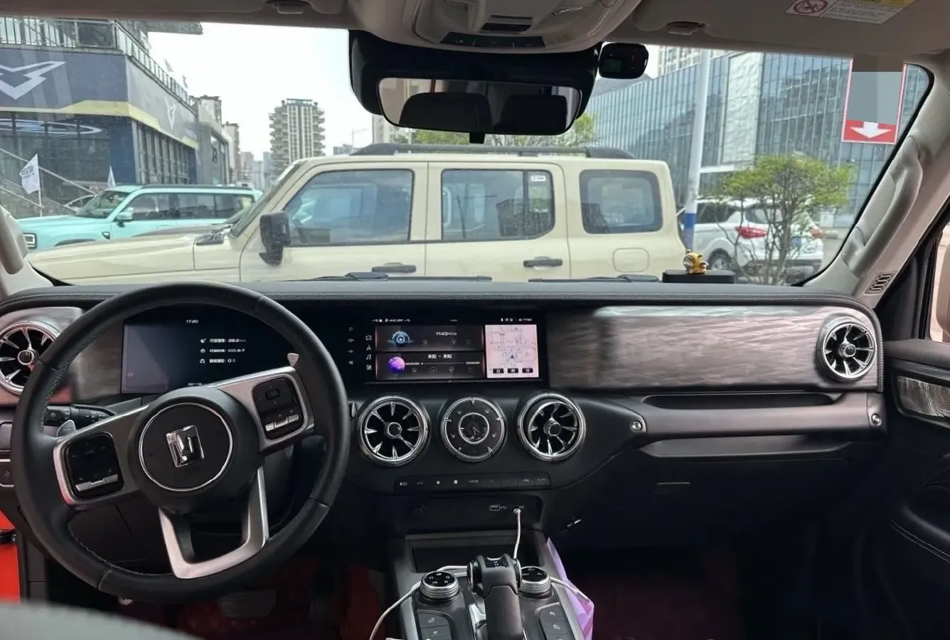 2023 Tank 300 2.0T 227HP L4 8AT,autocango,china used car exporter,china ev exporter,chinese used car exporter,chinese used ev exporter