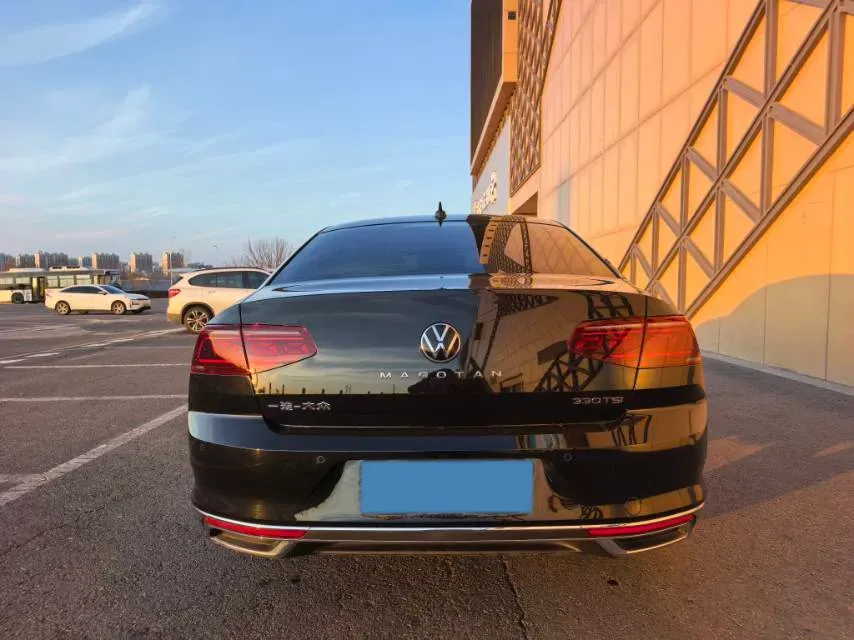 2025 Volkswagen Magotan 2.0T 186HP L4 7DCT,autocango,china used car exporter,china ev exporter,chinese used car exporter,chinese used ev exporter