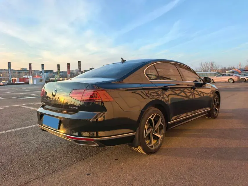 2025 Volkswagen Magotan 2.0T 186HP L4 7DCT,autocango,china used car exporter,china ev exporter,chinese used car exporter,chinese used ev exporter