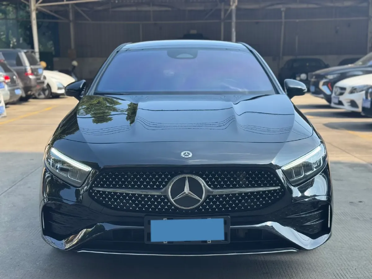 2024 Mercedes-Benz A Class 1.3T 163HP L4 7DCT,autocango,china used car exporter,china ev exporter,chinese used car exporter,chinese used ev exporter
