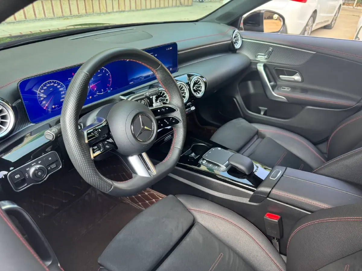 2024 Mercedes-Benz A Class 1.3T 163HP L4 7DCT,autocango,china used car exporter,china ev exporter,chinese used car exporter,chinese used ev exporter