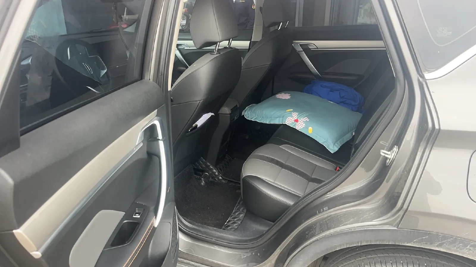 2023 Geely Coolray 1.5T 181HP L4 7DCT,autocango,china used car exporter,china ev exporter,chinese used car exporter,chinese used ev exporter