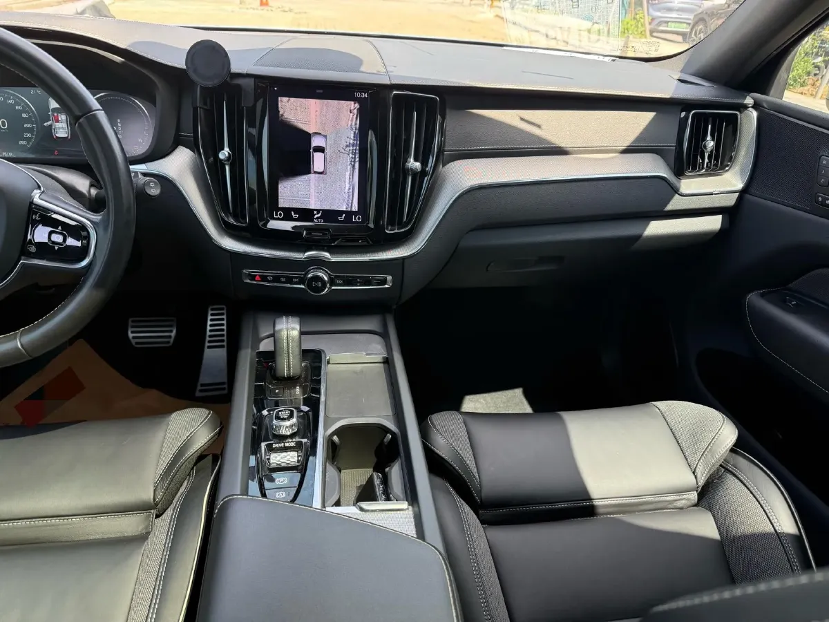 2021 Volvo XC60 PHEV 2.0T 303HP L4 8AT PHEV 11.6KWH,autocango,china used car exporter,china ev exporter,chinese used car exporter,chinese used ev exporter