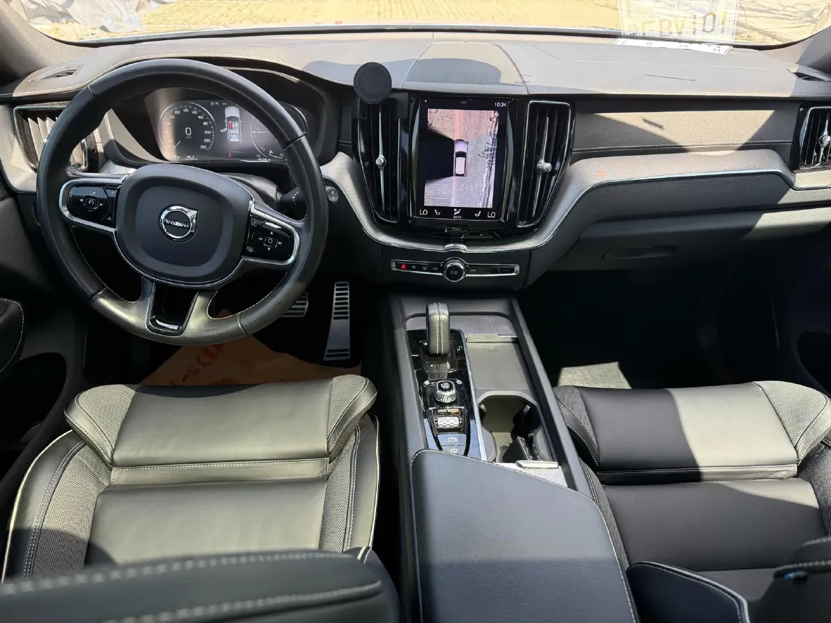 2021 Volvo XC60 PHEV 2.0T 303HP L4 8AT PHEV 11.6KWH,autocango,china used car exporter,china ev exporter,chinese used car exporter,chinese used ev exporter