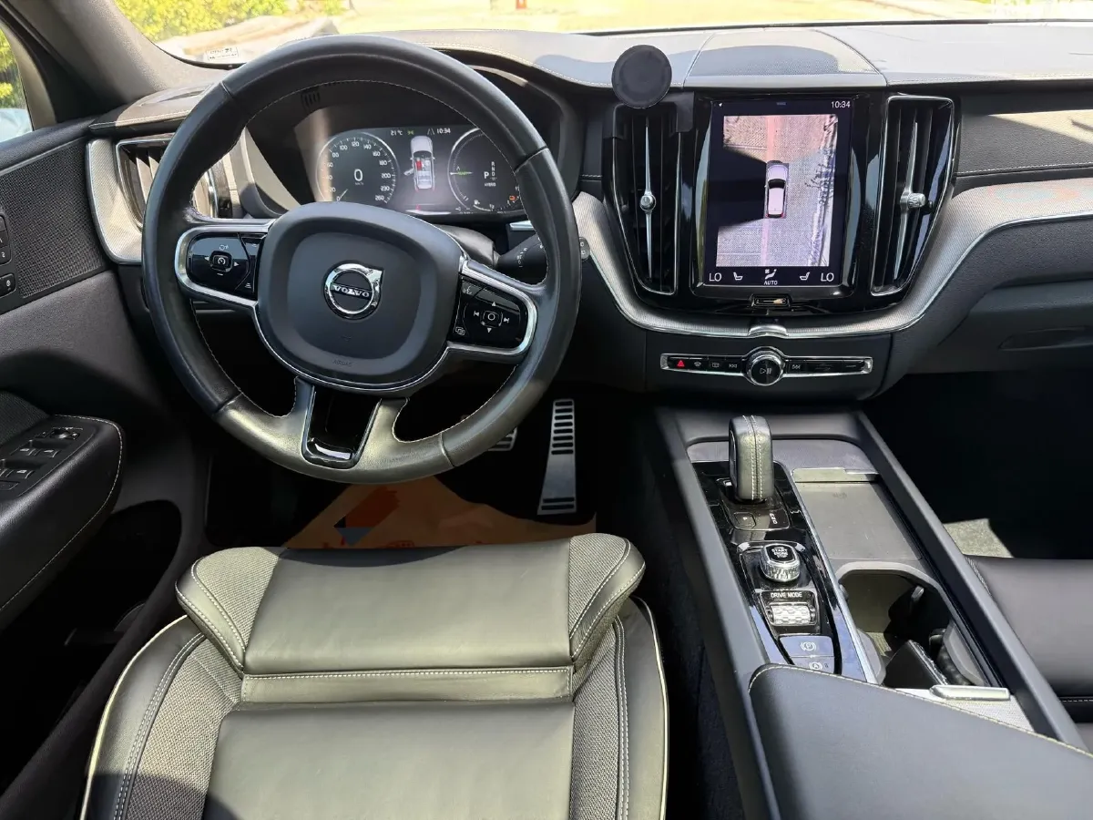 2021 Volvo XC60 PHEV 2.0T 303HP L4 8AT PHEV 11.6KWH,autocango,china used car exporter,china ev exporter,chinese used car exporter,chinese used ev exporter