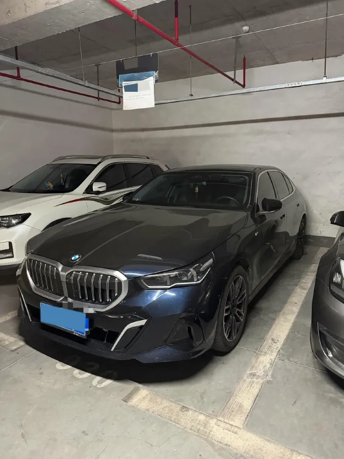 2024 BMW 5 Series 2.0T 258HP L4 8AT,autocango,china used car exporter,china ev exporter,chinese used car exporter,chinese used ev exporter