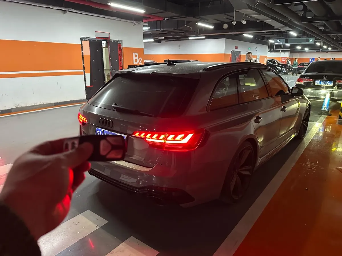 2021 Audi RS 4 2.9T 450HP V6 8AT,autocango,china used car exporter,china ev exporter,chinese used car exporter,chinese used ev exporter