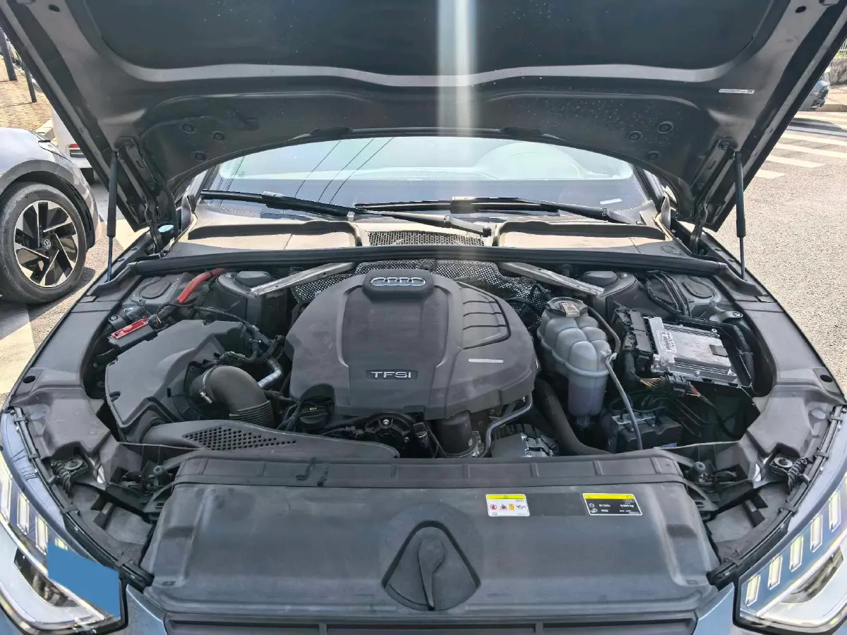 2020 Audi A4L 2.0T 190HP L4 7DCT,autocango,china used car exporter,china ev exporter,chinese used car exporter,chinese used ev exporter