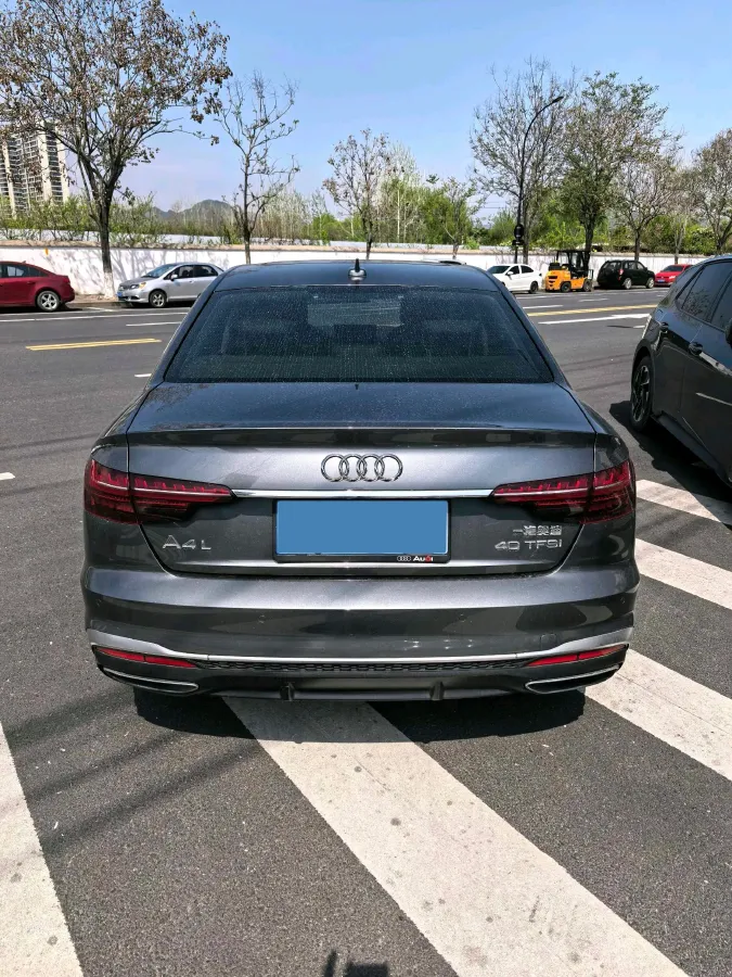 2020 Audi A4L 2.0T 190HP L4 7DCT,autocango,china used car exporter,china ev exporter,chinese used car exporter,chinese used ev exporter