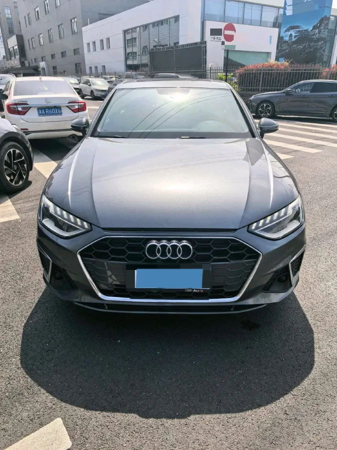 2020 Audi A4L 2.0T 190HP L4 7DCT,autocango,china used car exporter,china ev exporter,chinese used car exporter,chinese used ev exporter