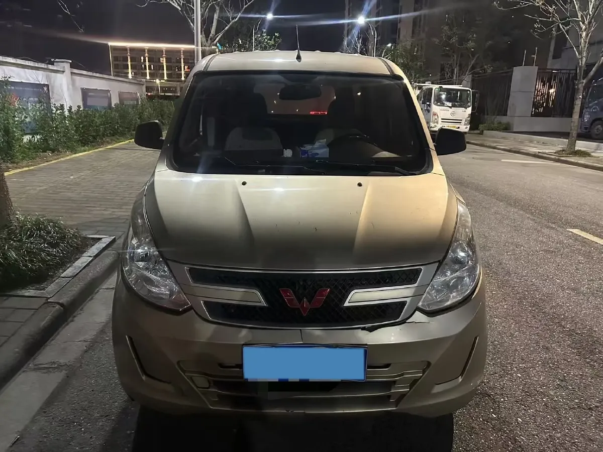2019 WuLing RongGuang V 1.5L 99HP L4 6MT,autocango,china used car exporter,china ev exporter,chinese used car exporter,chinese used ev exporter