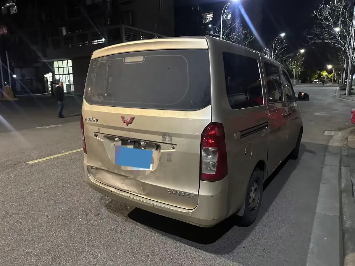 2019 WuLing RongGuang V 1.5L 99HP L4 6MT,autocango,china used car exporter,china ev exporter,chinese used car exporter,chinese used ev exporter