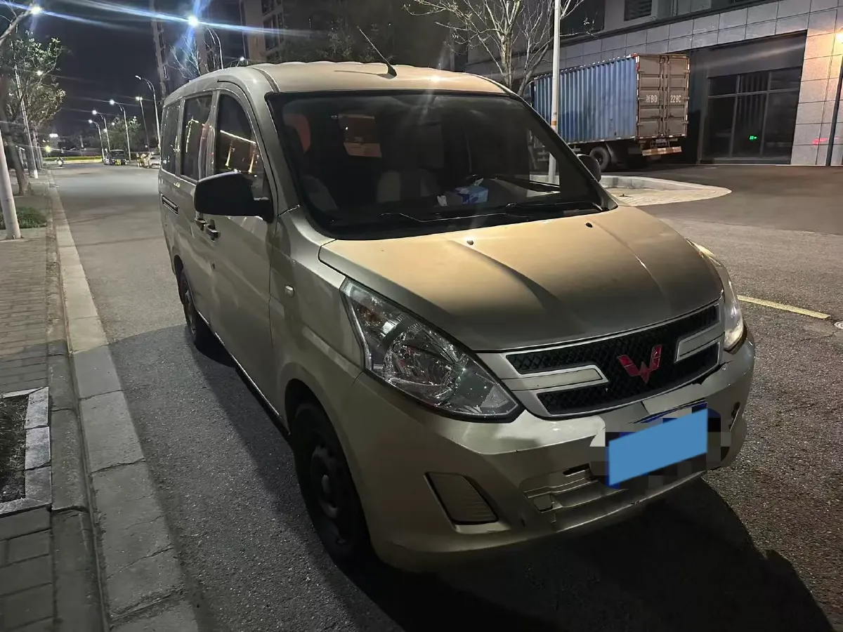 2019 WuLing RongGuang V 1.5L 99HP L4 6MT,autocango,china used car exporter,china ev exporter,chinese used car exporter,chinese used ev exporter