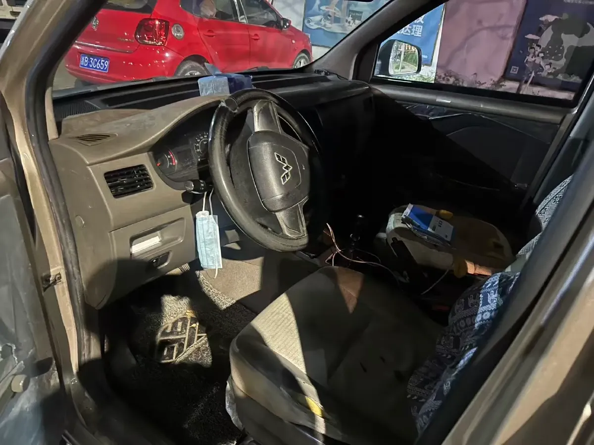 2019 WuLing RongGuang V 1.5L 99HP L4 6MT,autocango,china used car exporter,china ev exporter,chinese used car exporter,chinese used ev exporter