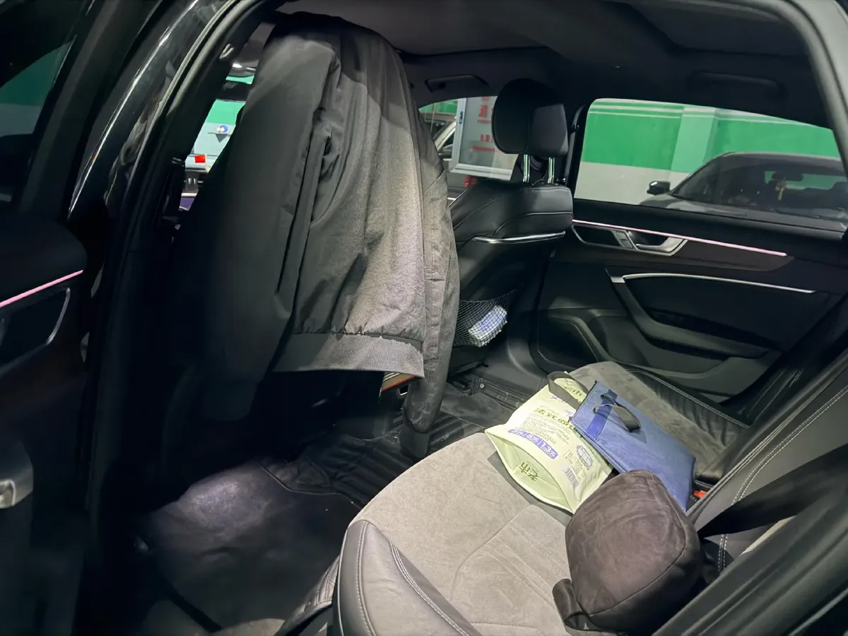 2023 Audi A6L 2.0T 245HP L4 7DCT,autocango,china used car exporter,china ev exporter,chinese used car exporter,chinese used ev exporter