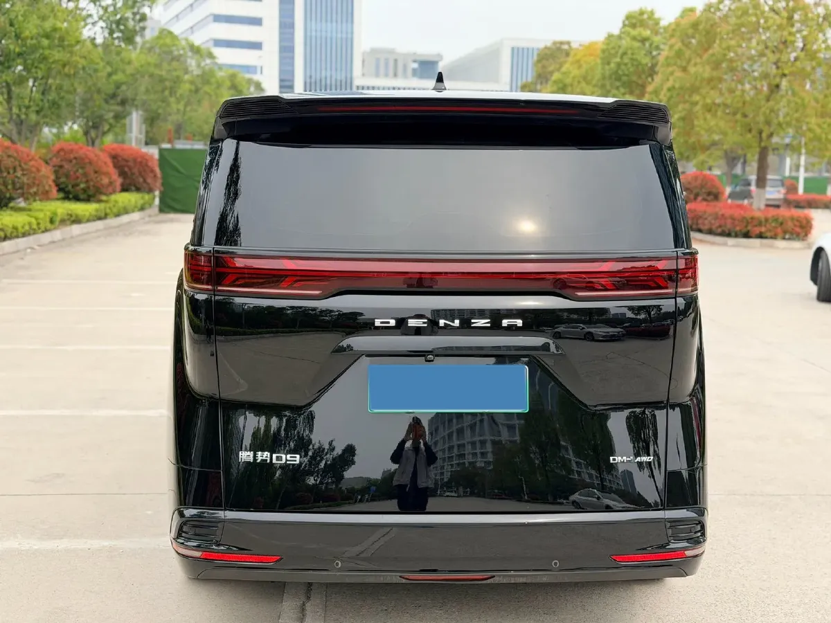 2024 Denza D9 1.5T 139HP L4 E-CVT PHEV 40KWH,autocango,china used car exporter,china ev exporter,chinese used car exporter,chinese used ev exporter