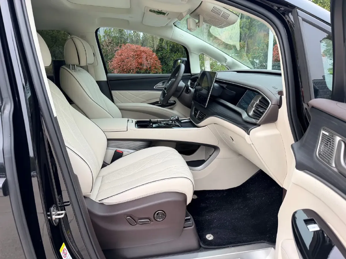 2024 Denza D9 1.5T 139HP L4 E-CVT PHEV 40KWH,autocango,china used car exporter,china ev exporter,chinese used car exporter,chinese used ev exporter