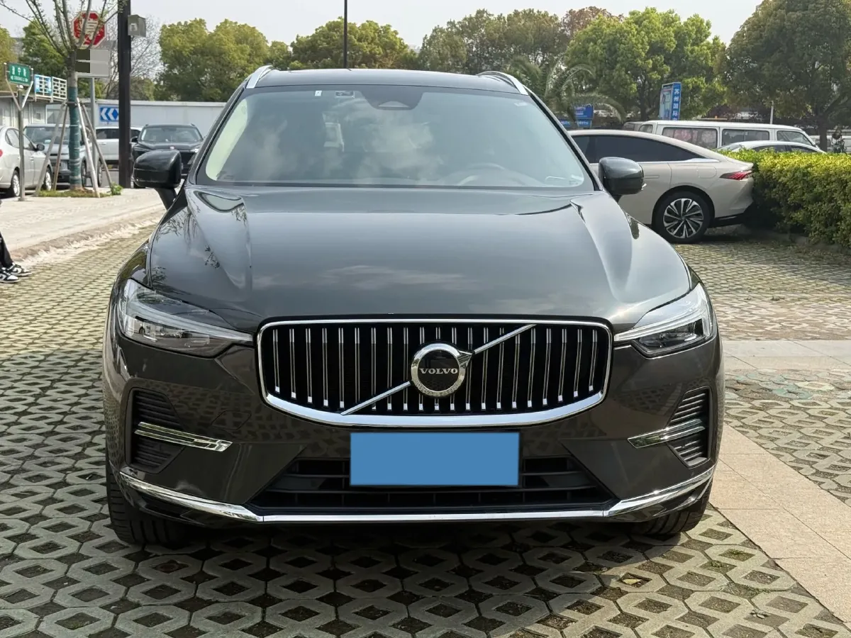 2022 Volvo XC60 2.0T 250HP L4 8AT,autocango,china used car exporter,china ev exporter,chinese used car exporter,chinese used ev exporter