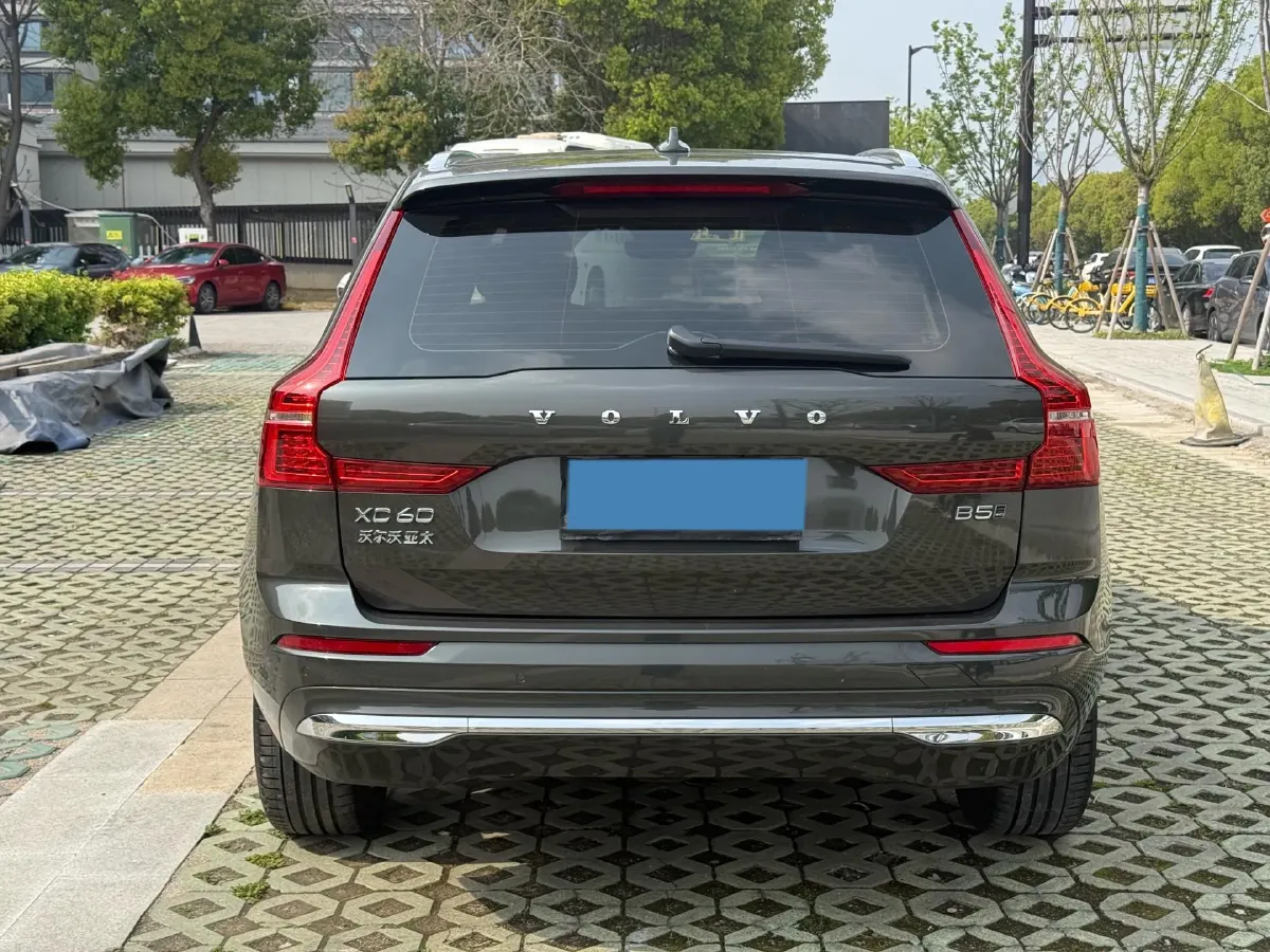 2022 Volvo XC60 2.0T 250HP L4 8AT,autocango,china used car exporter,china ev exporter,chinese used car exporter,chinese used ev exporter
