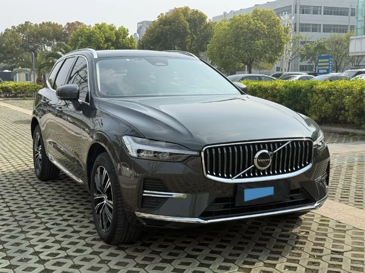 2022 Volvo XC60 2.0T 250HP L4 8AT,autocango,china used car exporter,china ev exporter,chinese used car exporter,chinese used ev exporter