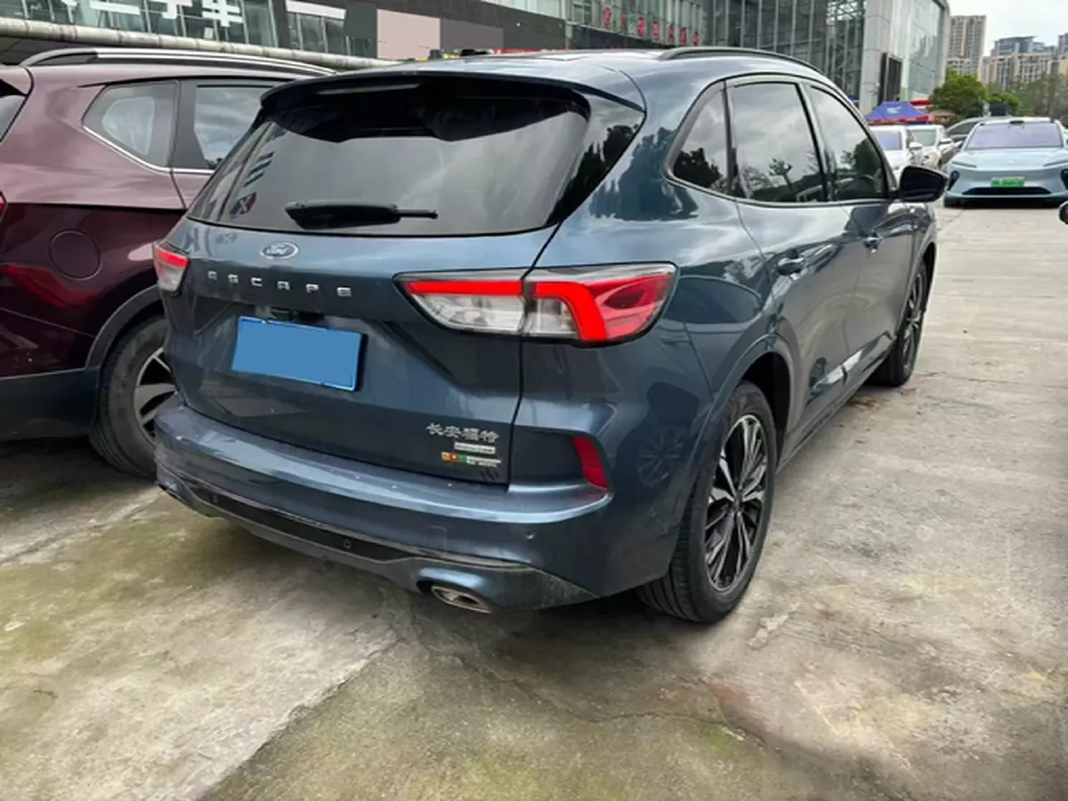 2020 Ford Escape 2.0T 248HP L4 8AT,autocango,china used car exporter,china ev exporter,chinese used car exporter,chinese used ev exporter